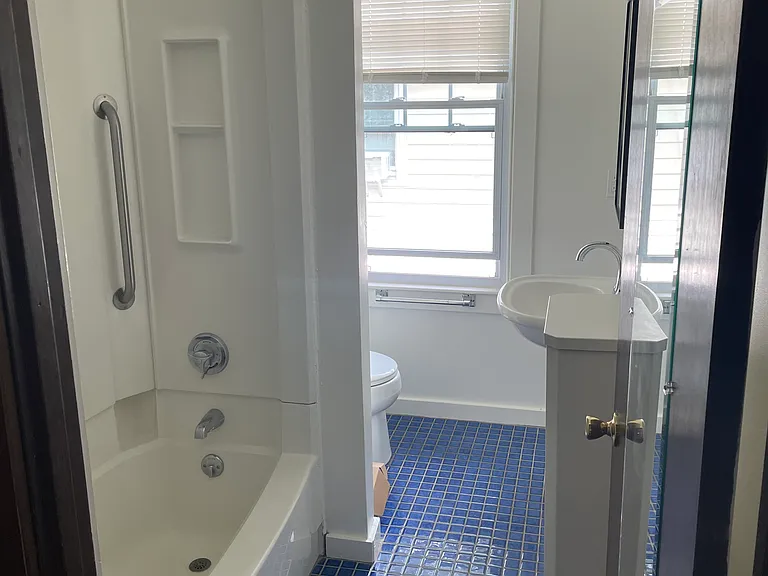 51 Taft Ave — Photo 17