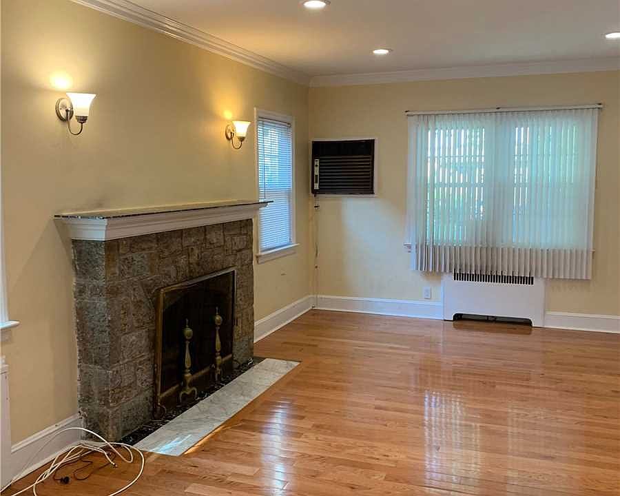 1st image of 8013 222nd St