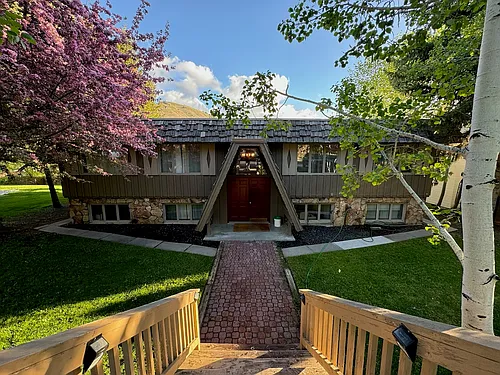 465 Aspen Dr #2 Photo 1