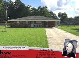 32271 Terry Dr, Springfield, LA 70462