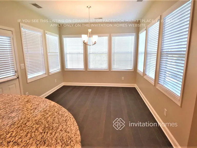 128 Cloister Ln — Photo 5