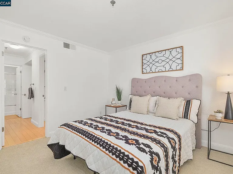 2530 Oak Rd #202 — Photo 10