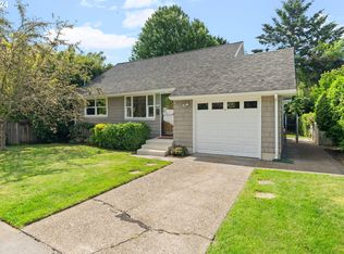 2916 SE Sherman St, Portland, OR 97214