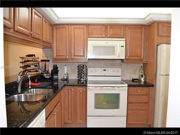 4th image of 1506 Whitehall Dr APT 205