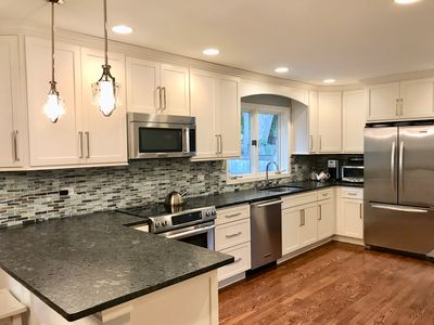 320 Dickens St, Northfield, IL, 60093