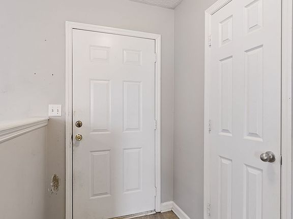 3rd image of 1814 Old County House Rd