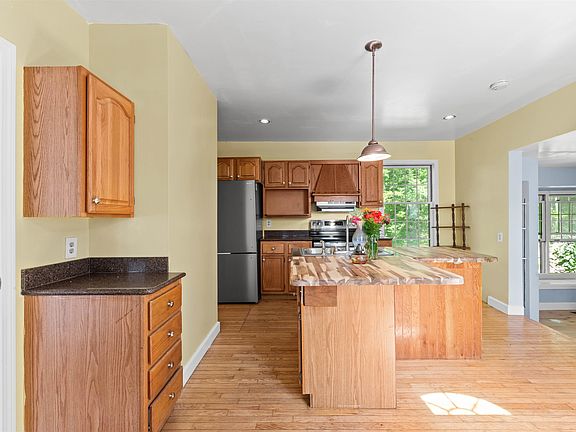 5th image of 2338 Eaton Rd