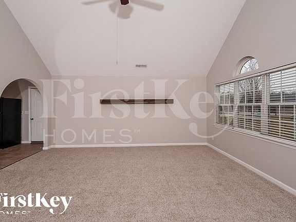2nd image of 400 Crooked Creek Ln