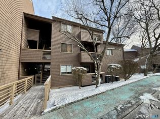 166 Old Brookfield Road #20B2, Danbury, CT 06811