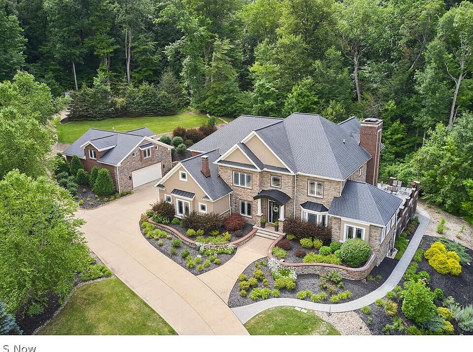 1025 River Woods Dr, Hinckley, OH 44233 Zillow