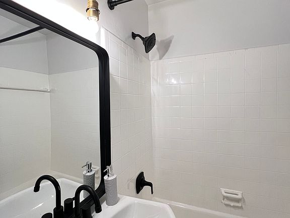 3rd image of 7404 Columbia Ave APT 5