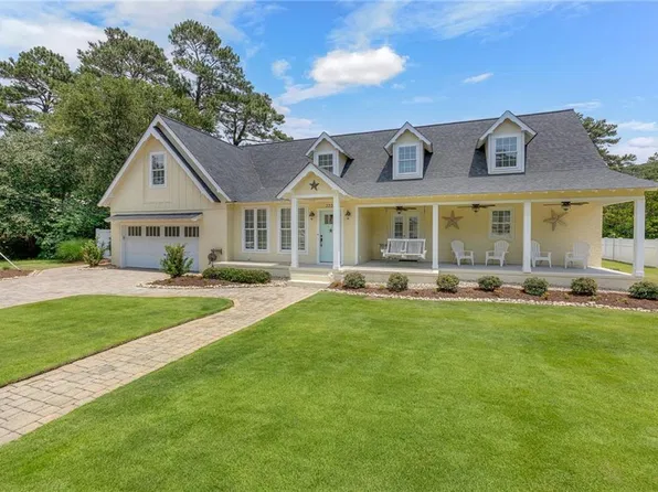 2228 Starfish Rd, Virginia Beach, VA 23451