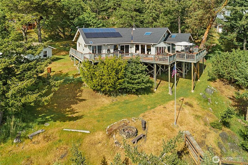 2nd image of 260 Harbor Vista Drive