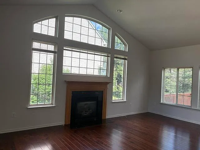 5888 Villa France Ave — Photo 10