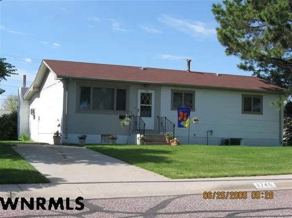 1745 Nelson Ave, Gering, NE 69341