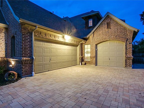 3rd image of 613 Promontory Dr