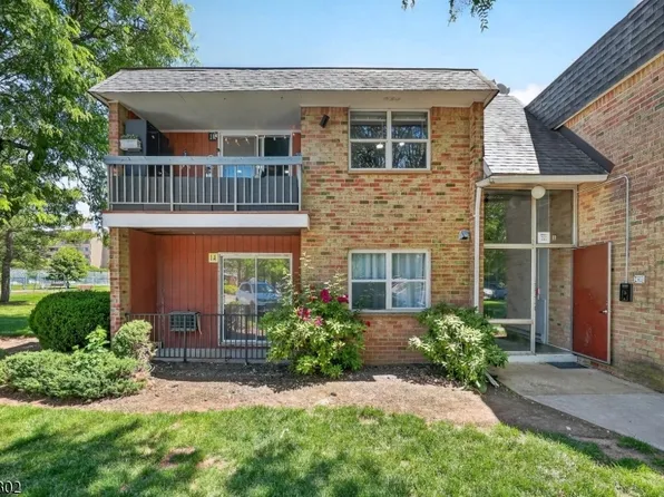 808 Eves Dr #1k, Hillsborough Twp., NJ 08844