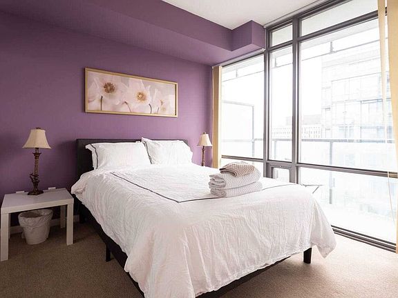 4th image of 38 Grenville St #3210