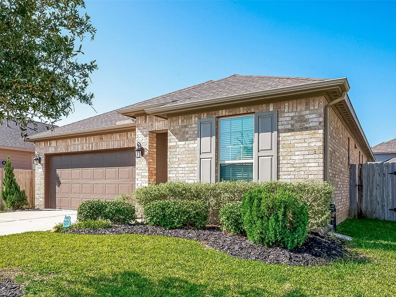 3 bed, 2.0 bath, 1857 sqft, $2,250 — Photo 3