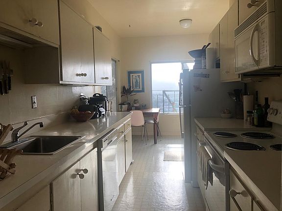 kitchen dishwasher/microwave/oven