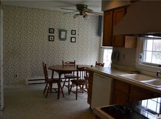 74 Hearthside Dr, Mount Sinai, NY 11766