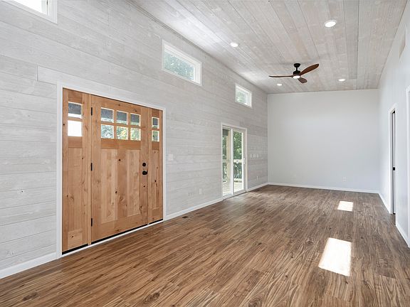 5th image of 275 Hill Dr
