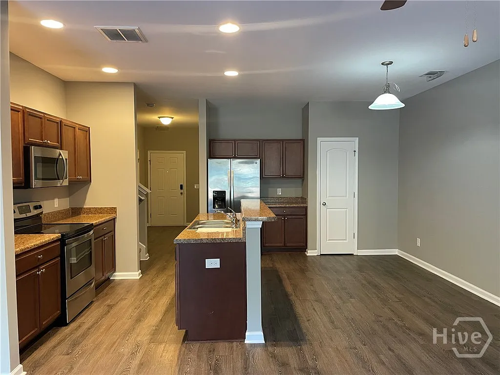 Building Photo - 110 Cantle Dr