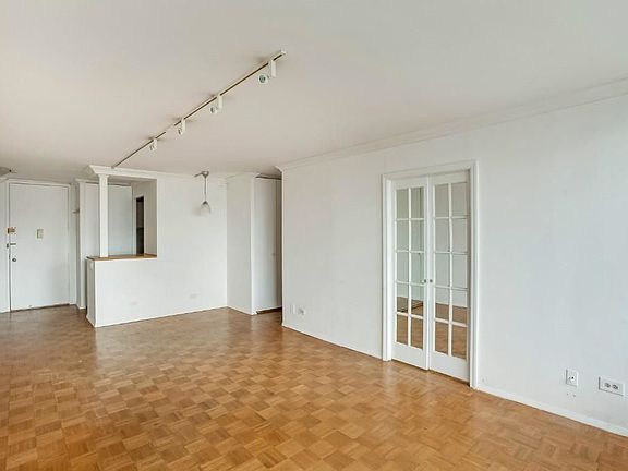3rd image of 404 E 79th St APT 20E