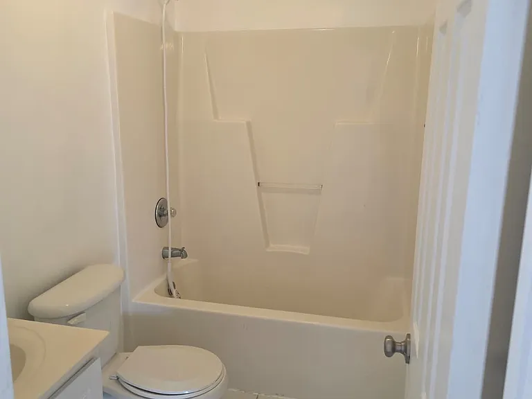 143 Bennington Dr — Photo 18