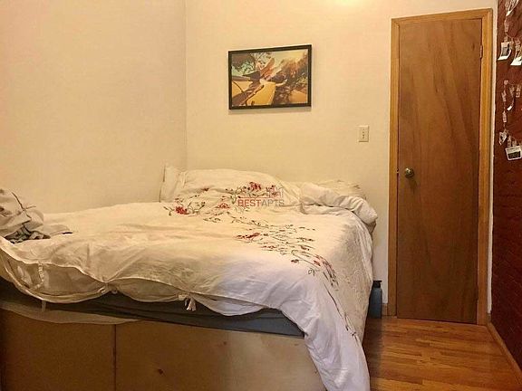 3rd image of 261 E 10th St APT 1b