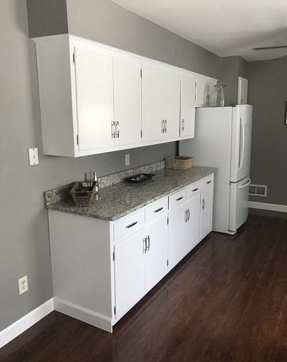 2nd image of 1025 W 4th St