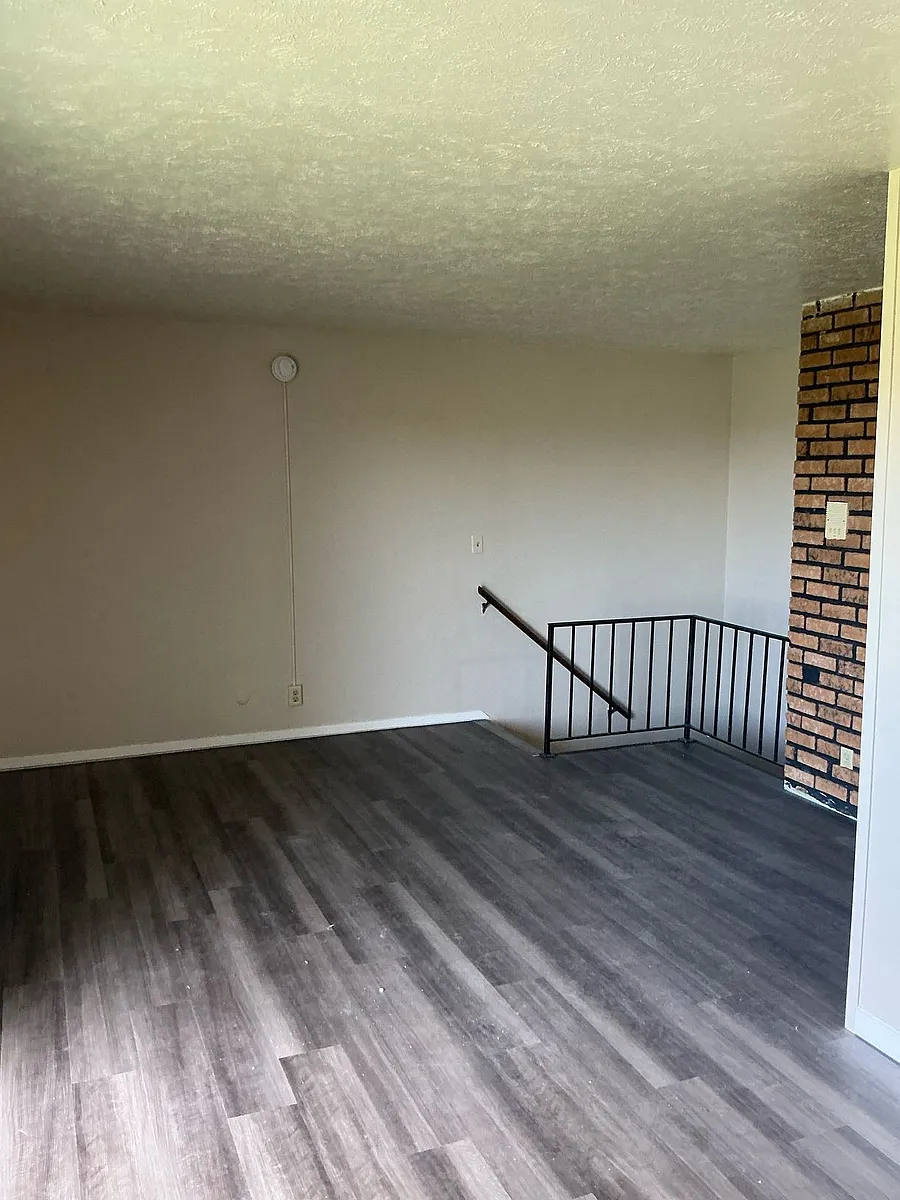 Building Photo - 3119 W Willow Knolls Rd #32B