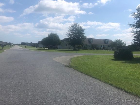 4th image of 23047 Deep Creek Dr