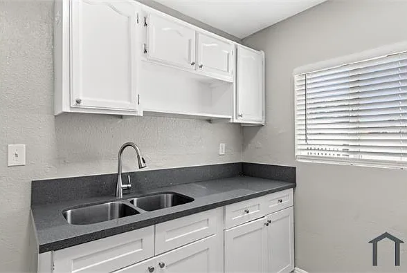 310 W Magnolia St #4 — Photo 4