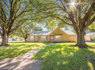 12618 Rolling Valley Dr, Cypress, TX 77429