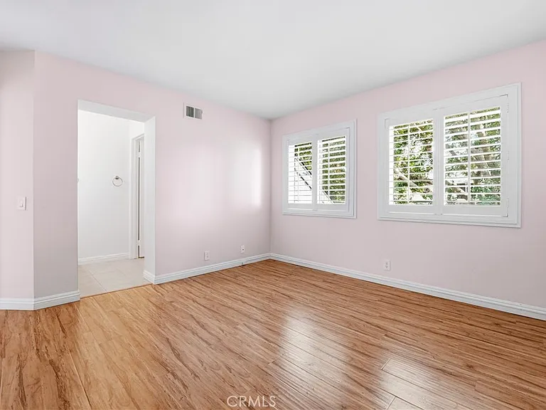 51 Greenmoor — Photo 22