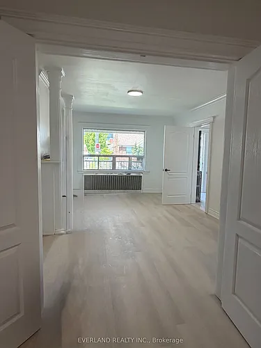 247 Belgravia Ave #MAIN FLOOR Photo 1