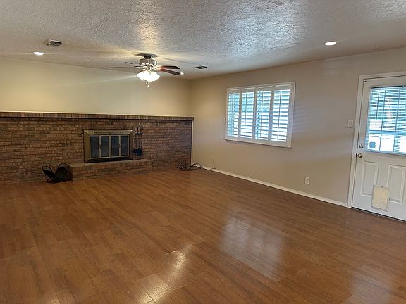 2nd image of 4744 Danube Dr NE