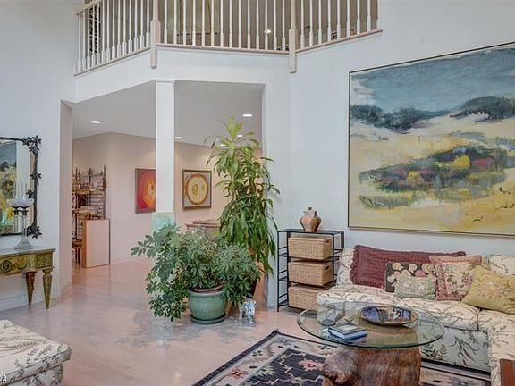 4th image of 31 Schindler Way