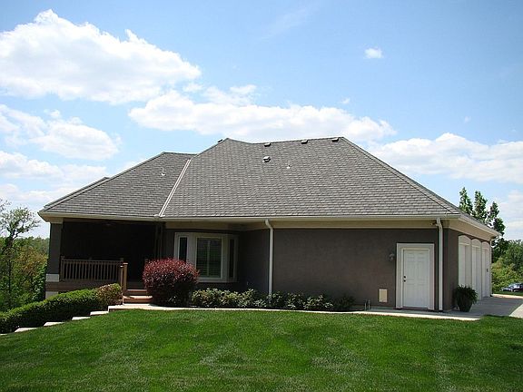 3rd image of 1601 NW Sunridge Dr