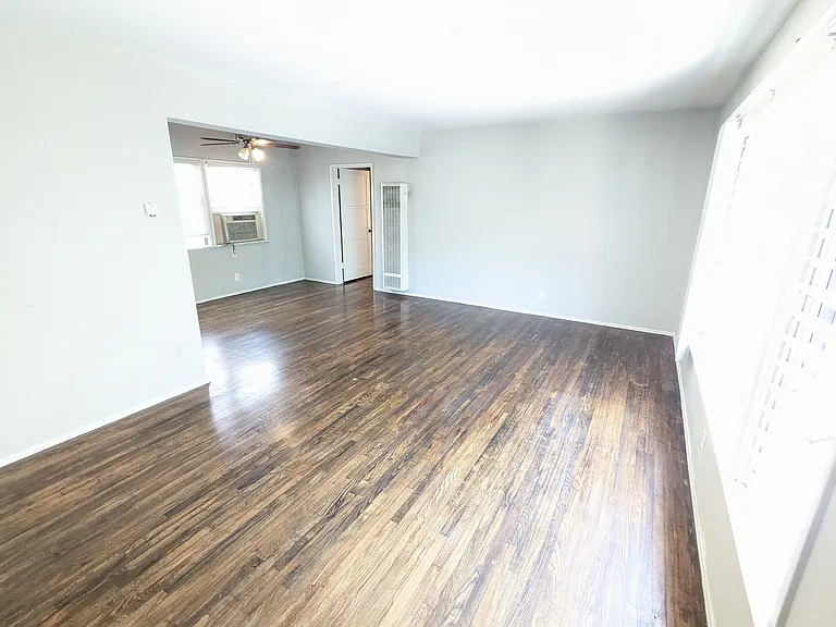 1925 Palmerston Pl #5 — Photo 2