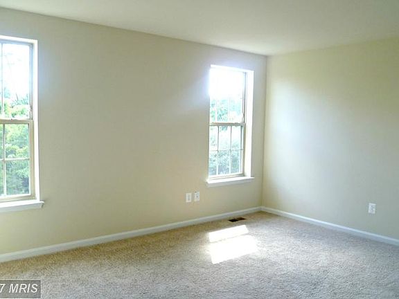 4th image of 106 Niblick Sq