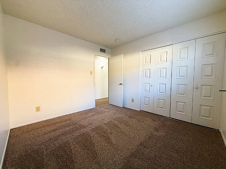 5208 W Calavar Rd — Photo 26