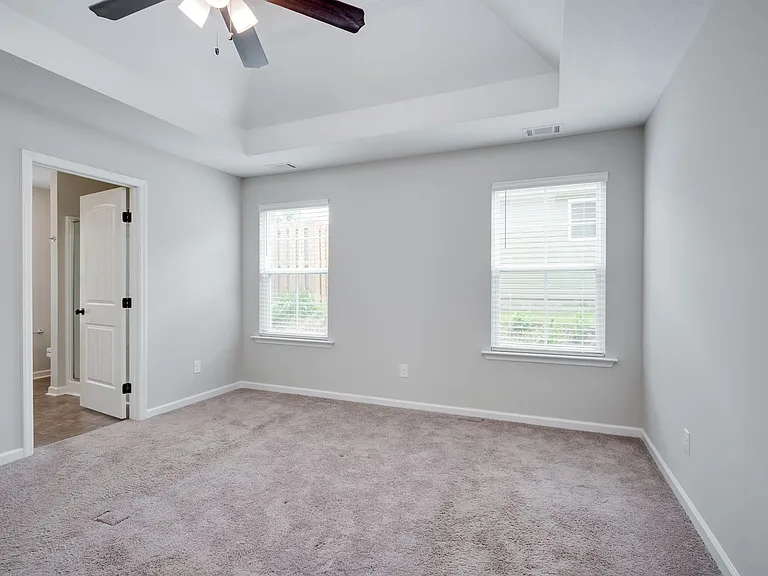 2106 Collier Rd — Photo 14