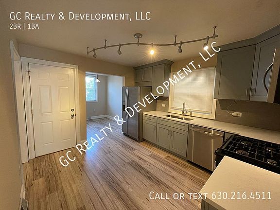 3rd image of 1937 N Hamlin Ave #1