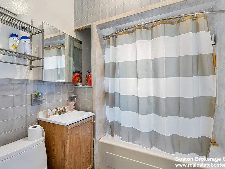 78 Hillside St #3 — Photo 10