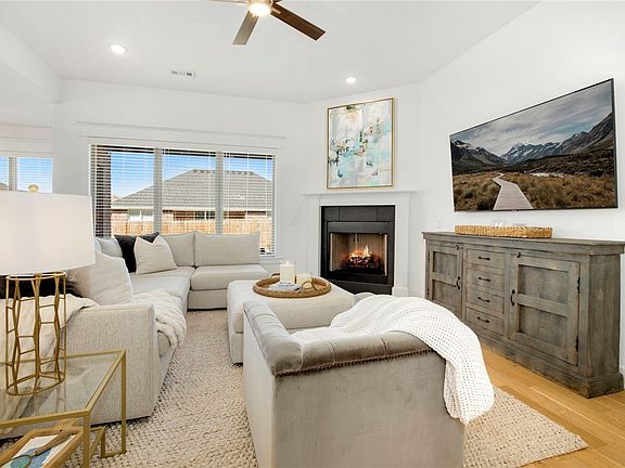 3rd image of 4080 Riverdale Dr
