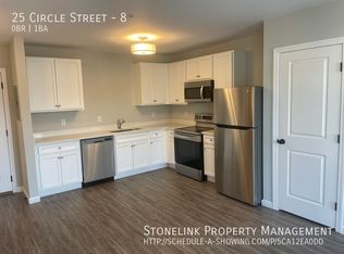 25 Circle St APT 8, Rumford, RI 02916