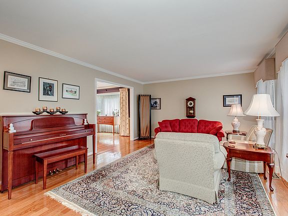 3rd image of 7248 Devereux Ct
