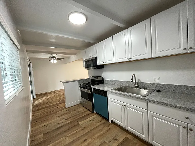 14410 Valerio St — Photo 10